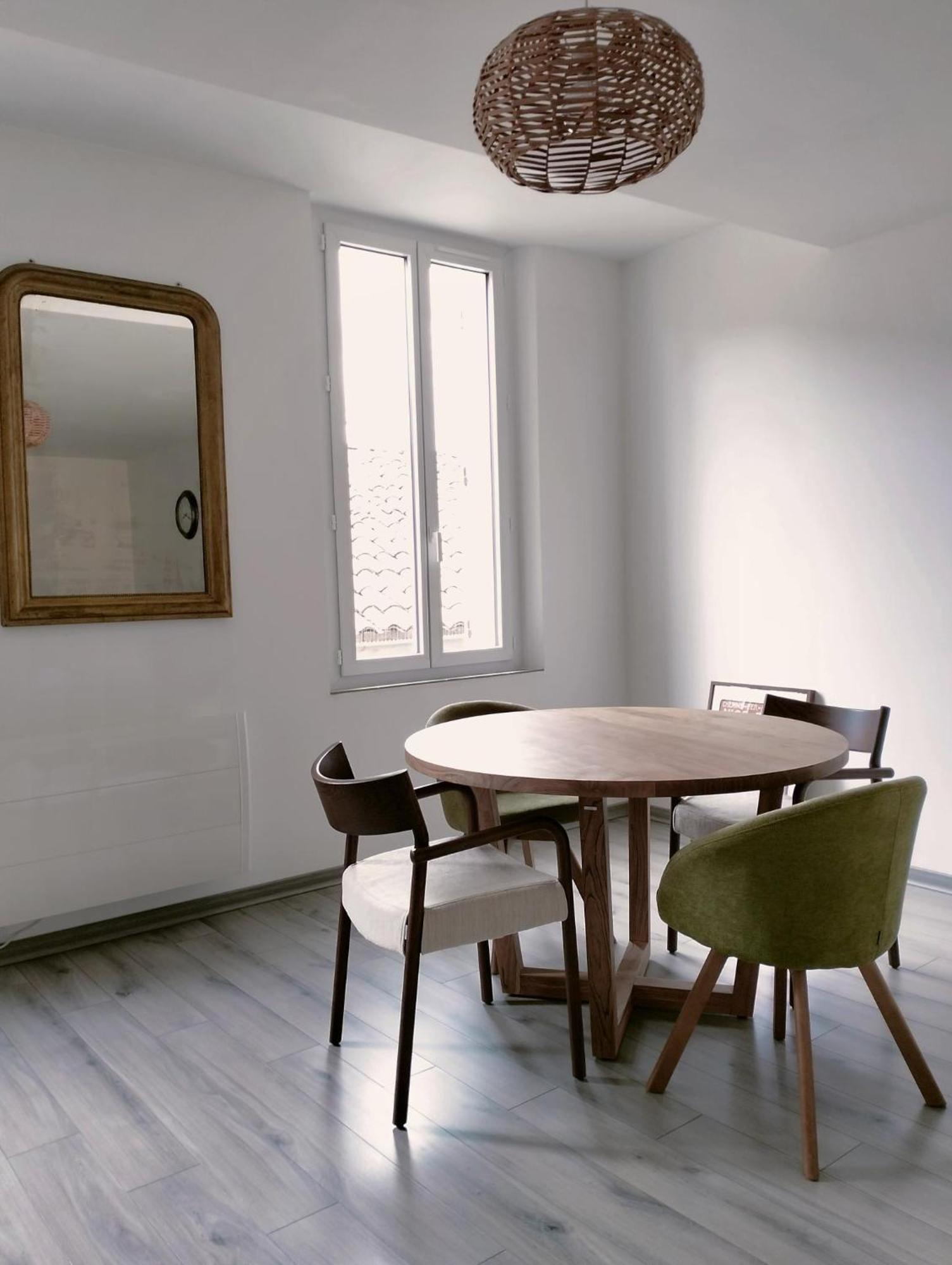 La Provence Vous Attend - 2Eme Etage 디뉴레뱅 외부 사진