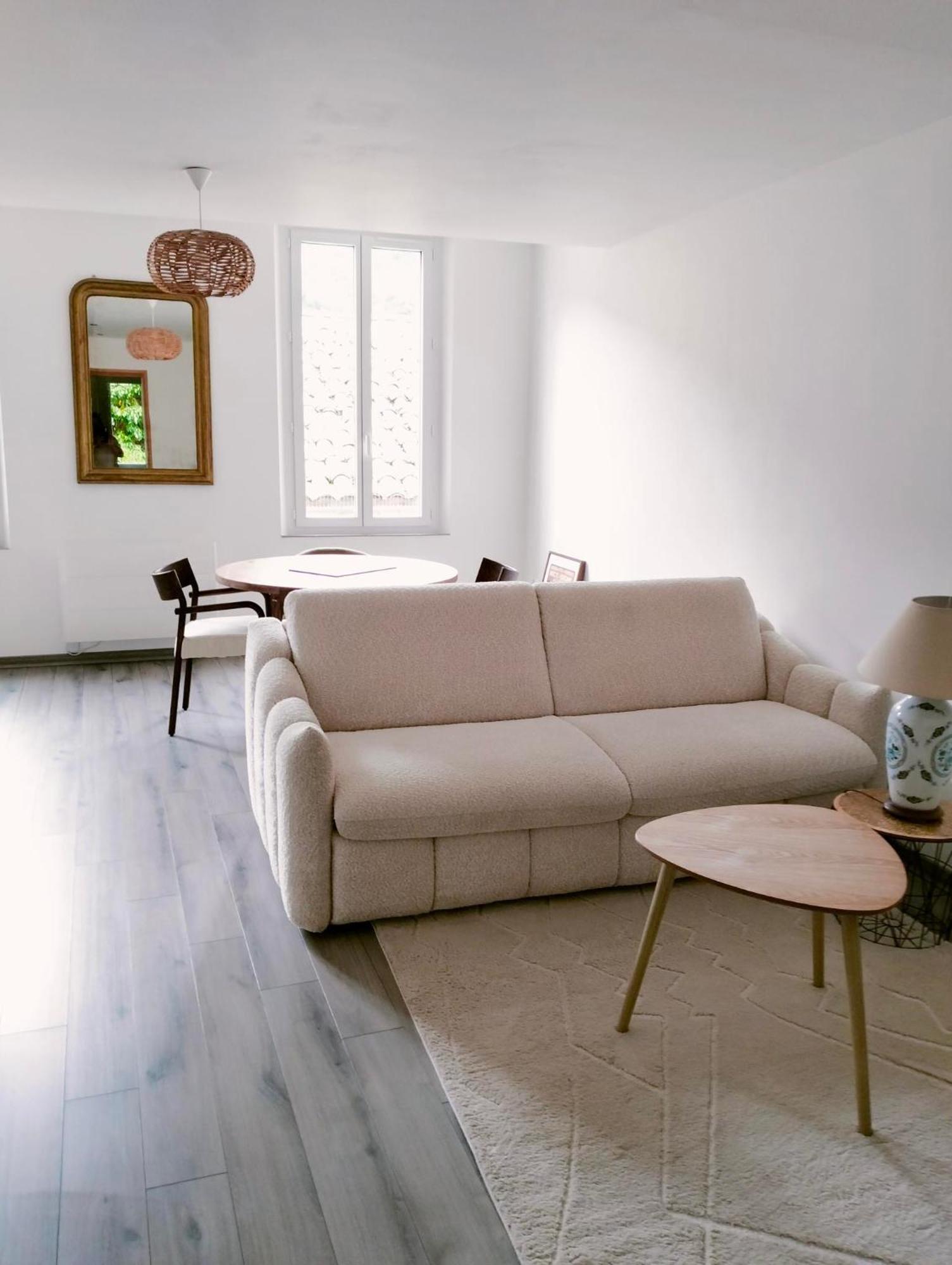 La Provence Vous Attend - 2Eme Etage 디뉴레뱅 외부 사진